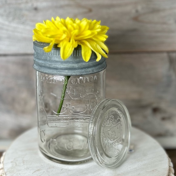 2 Vintage Glass Mason Jars - Picture 4 of 13